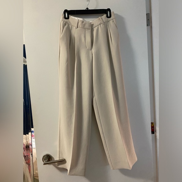 Aritzia Wilfred Effortless Pant - matte pearl, sz 4 - Picture 5 of 9